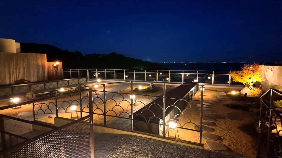 夜の海楼庭園