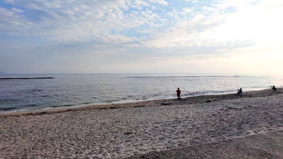 朝の海岸散歩