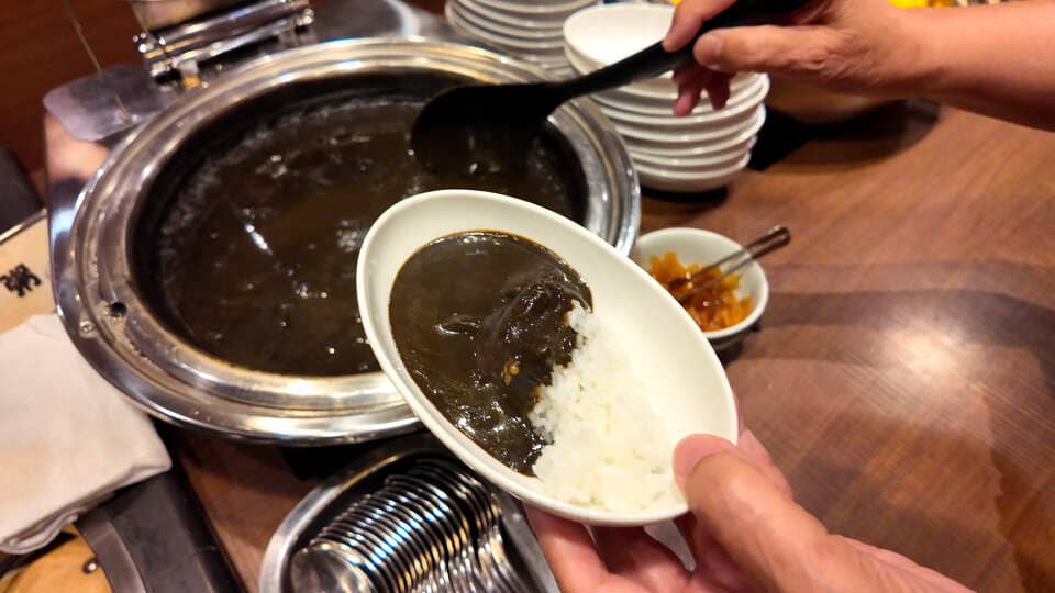 イカスミ黒カレー