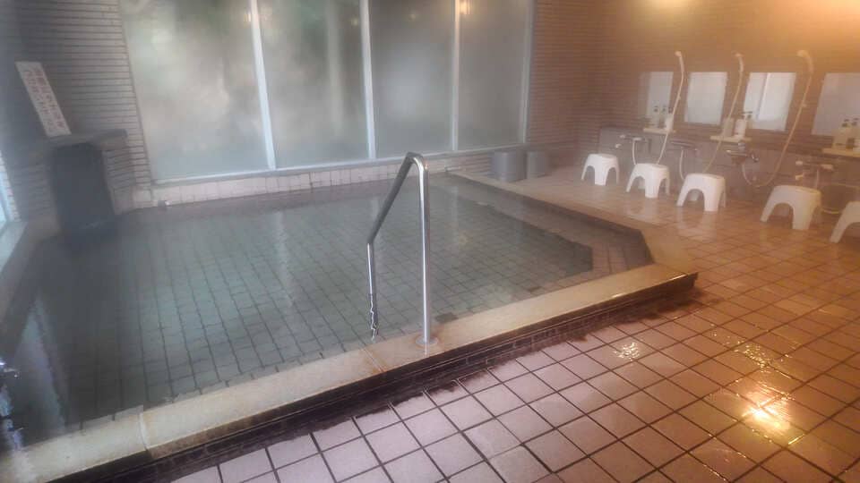 左の内湯