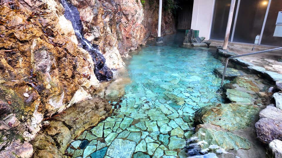 左の大浴場